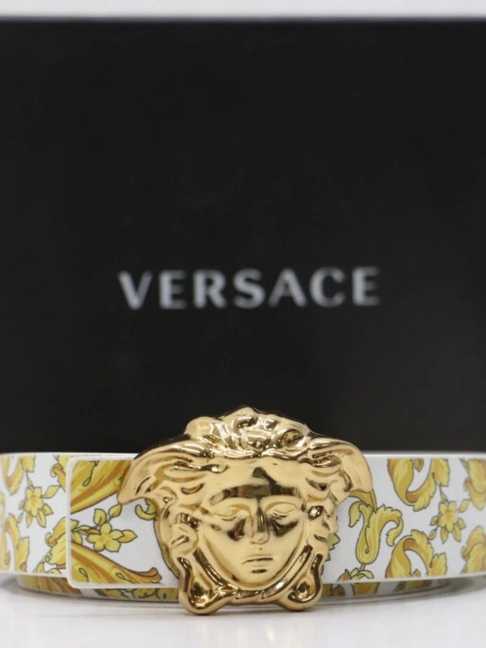 Versace la Medusa 6-8YRS Kids Reversible Belt Size M - White/Gold